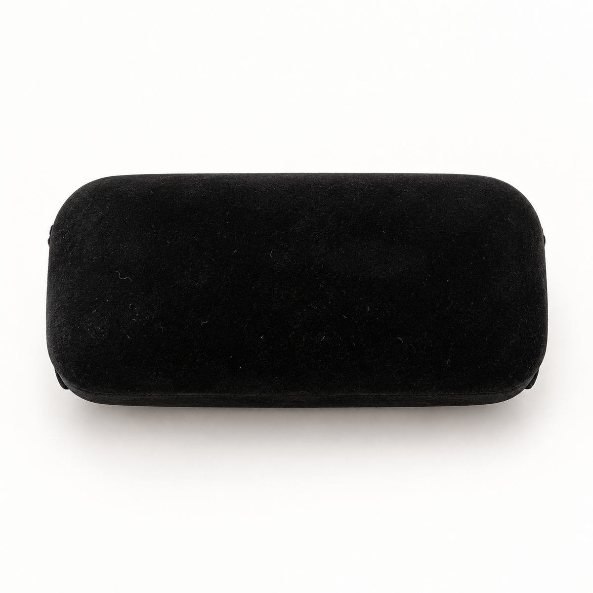 Lentes Gucci estuche-cerrado; foto retocada con IA.