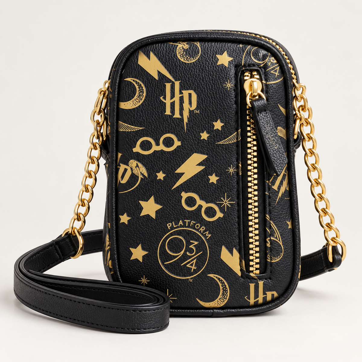 Detalle del estampado y cierre frontal del bolso Harry Potter