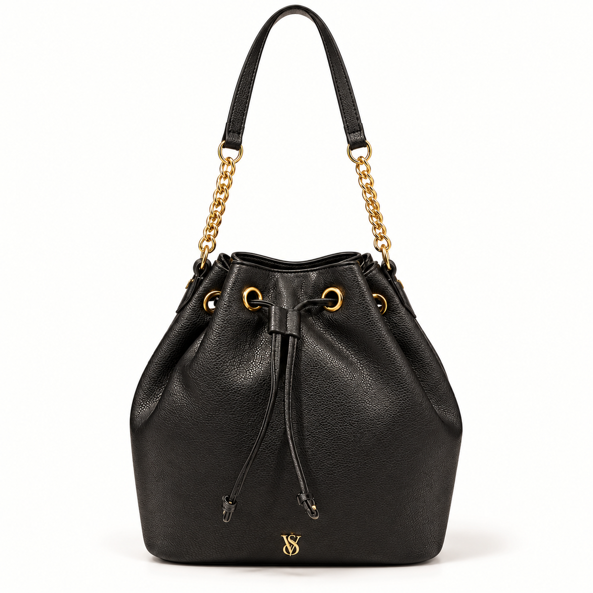 Bolso Victoria's Secret negro con detalles dorados sobre fondo blanco; imagen editada con IA.