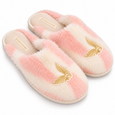 Pantuflas Victoria’s Secret con bordado dorado, vista en ángulo