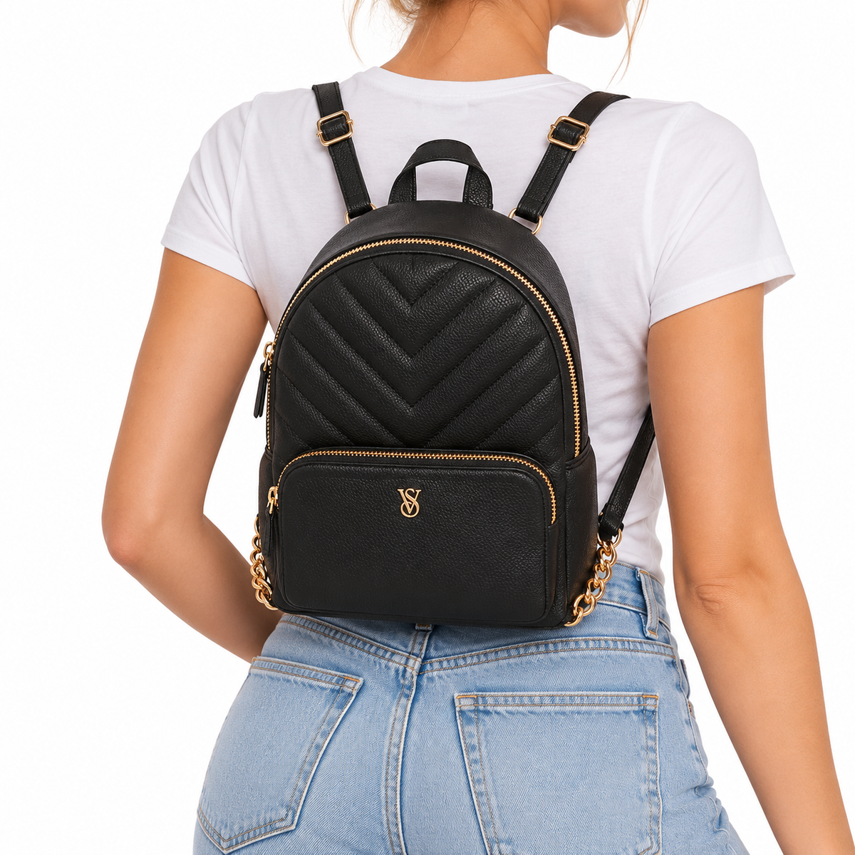 Mini mochila Victoria's Secret con modelo, imagen ilustrativa