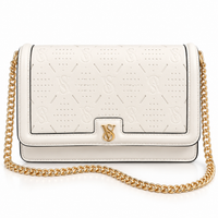 Crossbody Victoria's Secret blanca con solapa y cadena dorada